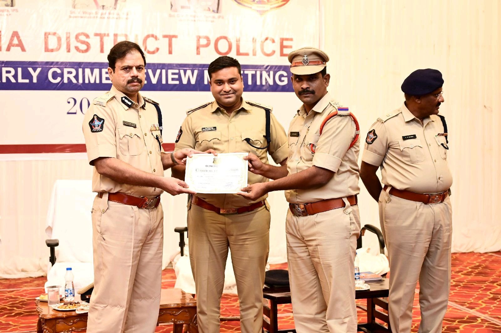 క్రైమ్ డిటెక్షన్‌లో గుడివాడ పోలీసులకు ప్రశంసా పత్రాలు