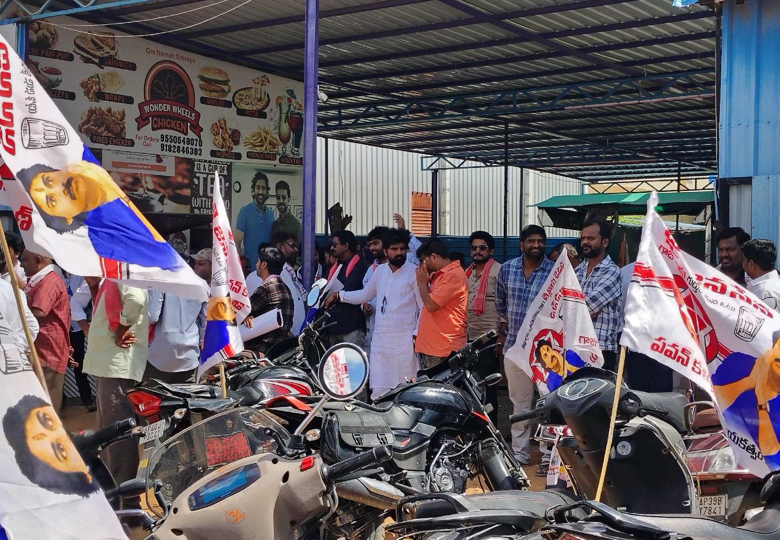 ఆదోనిలో ఘనంగా జనసేన అధినేత జన్మదిన వేడుకలు