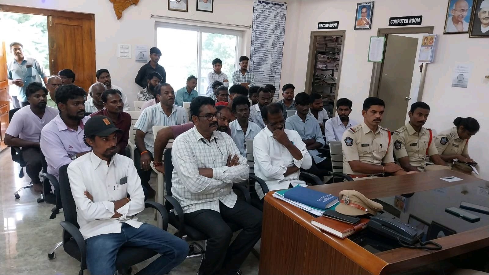 గణేష్‌ ఉత్సవాలపై డీజే నిర్వాహకులకు పోలీసుల సూచనలు