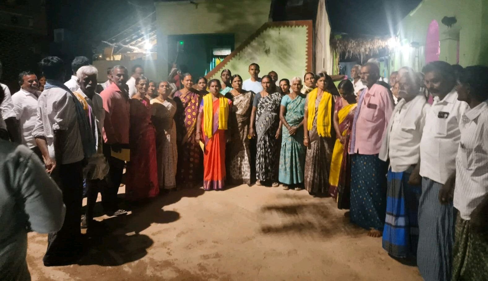 గుండువారిపల్లిలో మేడా రెడ్డమ్మ ప్రచారం