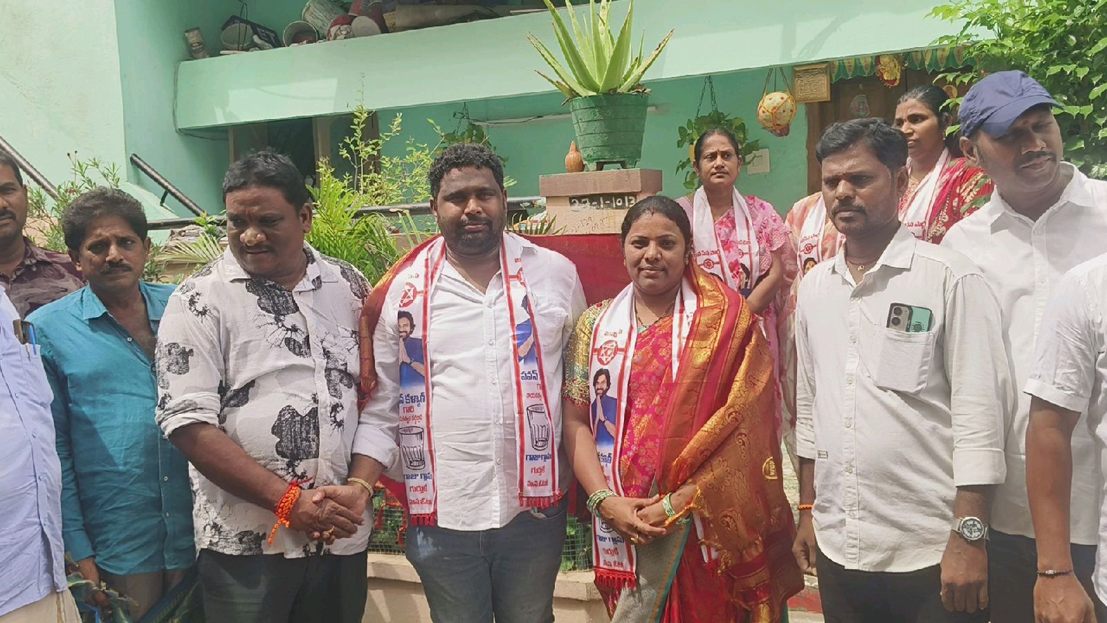 వ్యక్తిగత ప్రయోజనాల కోసం జనసేనను సర్వనాశనం చేస్తున్నారు
