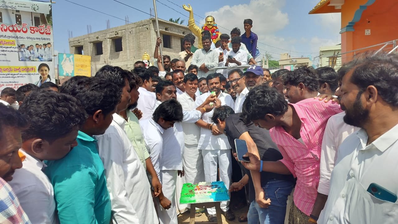 కోసిగిలో ఘనంగా రాజన్న 77వ జయంతి వేడుకలు