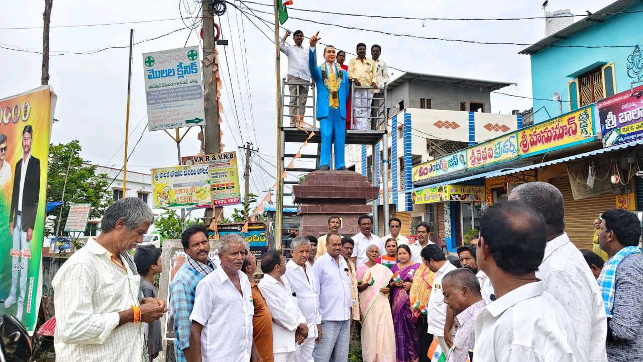స్వాతంత్ర దినోత్సవం వేడుకల్లో MLA కాగిత కృష్ణా ప్రసాద్