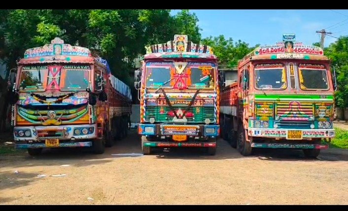 ఇసుక లారీలు పట్టుకున్న నందిగామ పోలీసులు