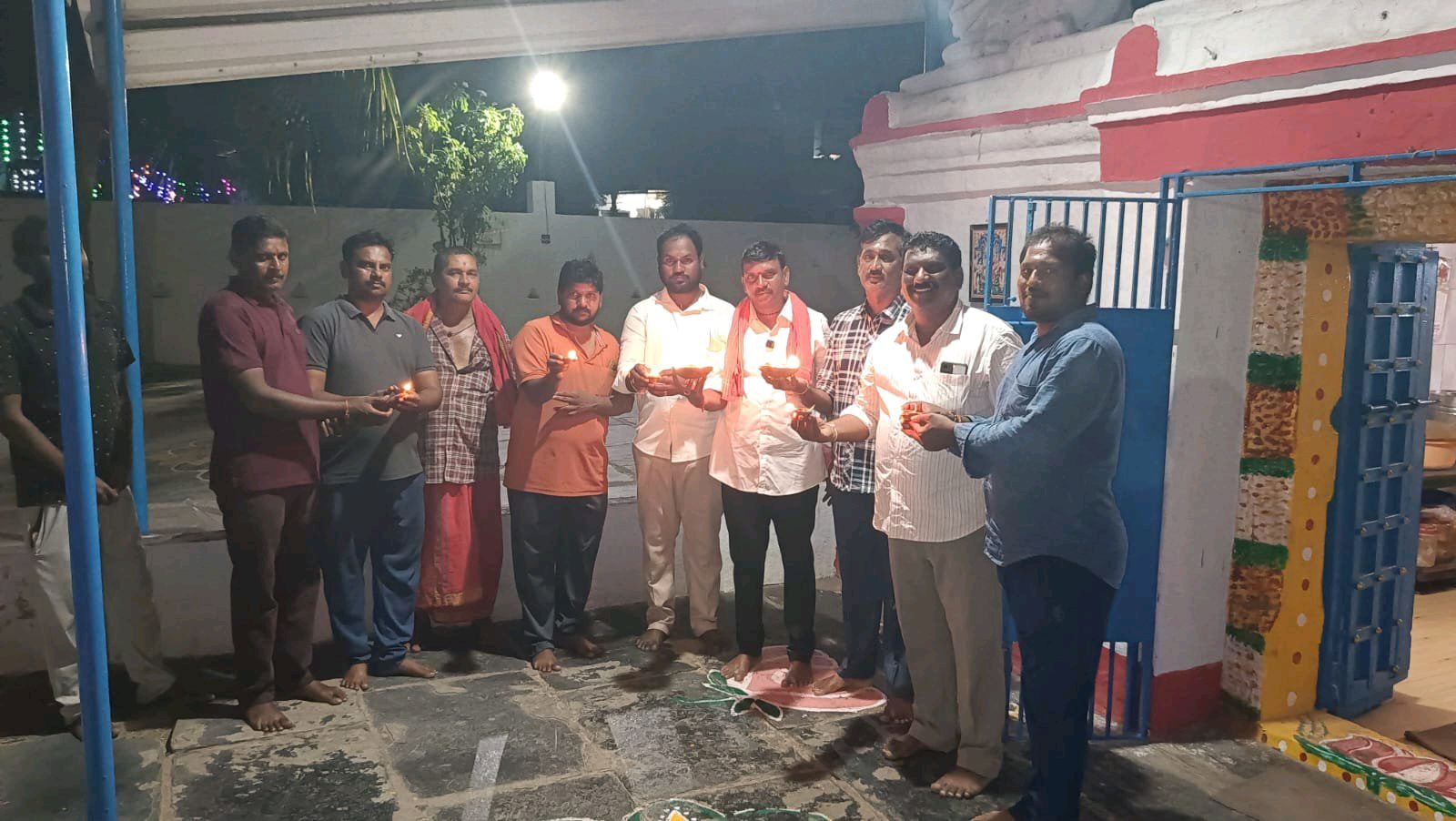 మోదీ జన్మదినం సందర్భంగా శివాలయంలో దీపారాధన
