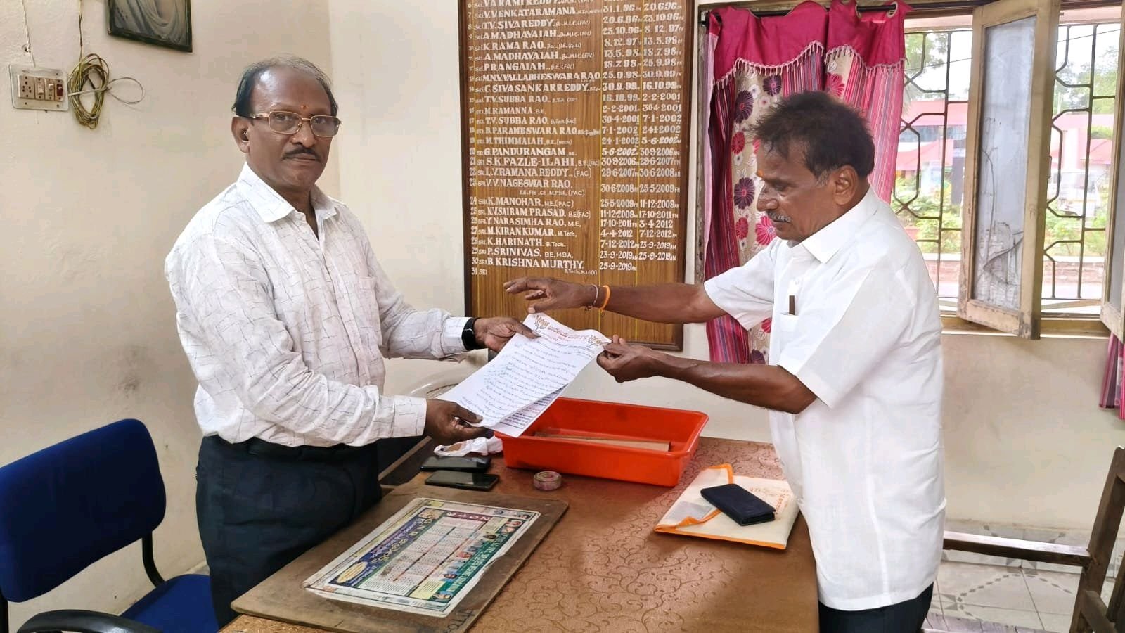 కాలేటి వాగు నీళ్లు ఇచ్చి చక్రాయపేట మండల  రైతులను ఆదుకోండి
