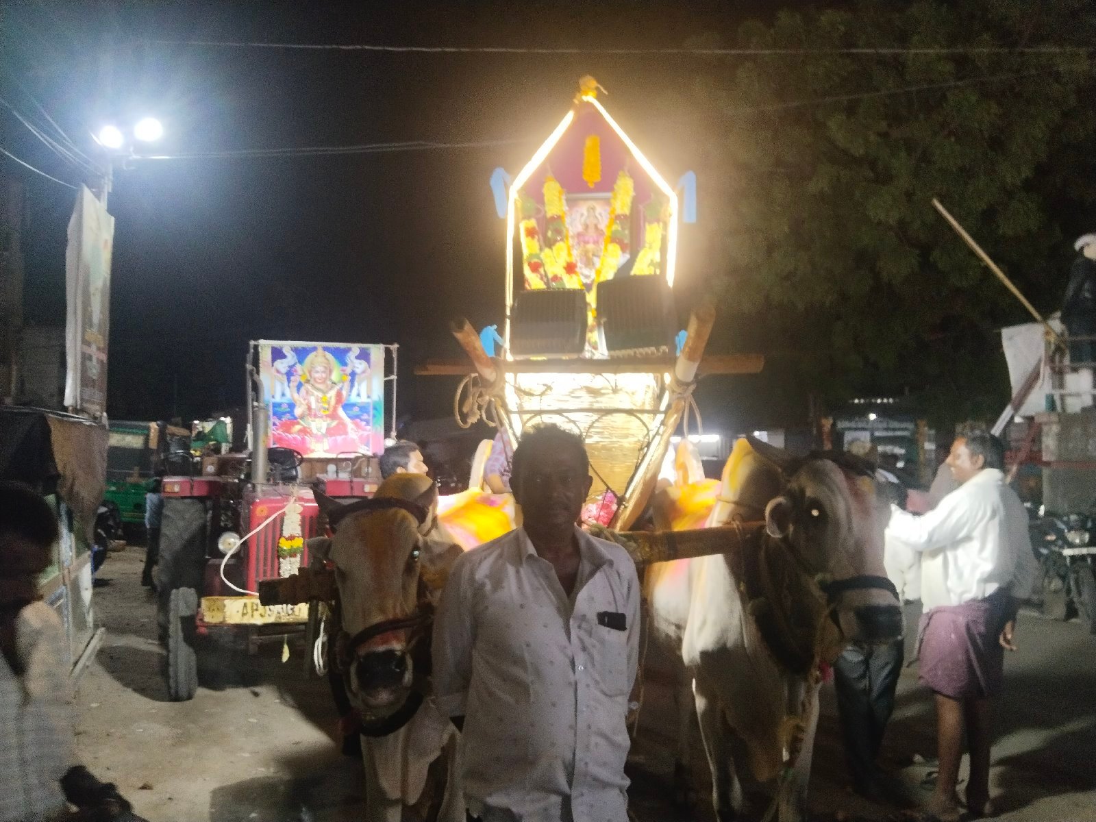 శ్రీ మహాలక్ష్మిఅమ్మవారి ప్రబండి ఊరేగింపు...