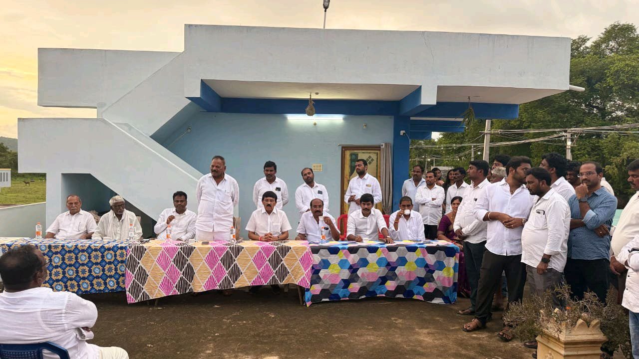 కార్యకర్తఐక్యతే పార్టీ బలం సమష్టి కృషితో విజయానికి బాటలు