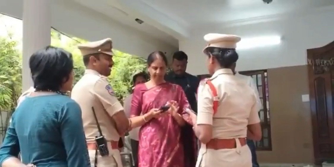 సమిత ఇంద్రారెడ్డి హౌజ్ అరెస్ట్.. బీఆర్ఎస్ ఆగ్రహం