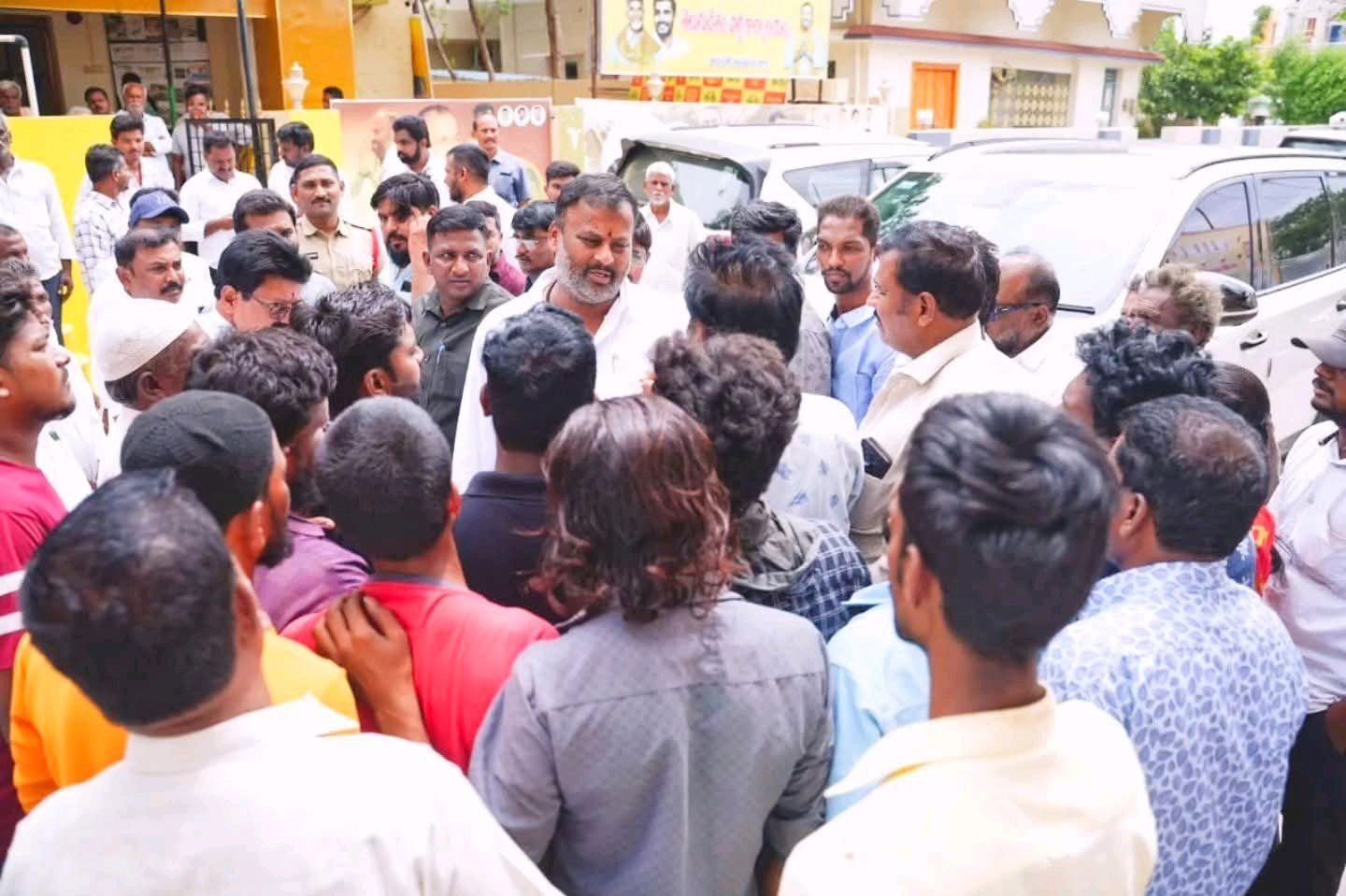 రాయచోటిలో ప్రజా దర్బార్ నిర్వహించిన మంత్రి మండిపల్లి