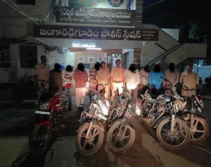 పేకాట స్థవరం పై మెరుపు దాడి