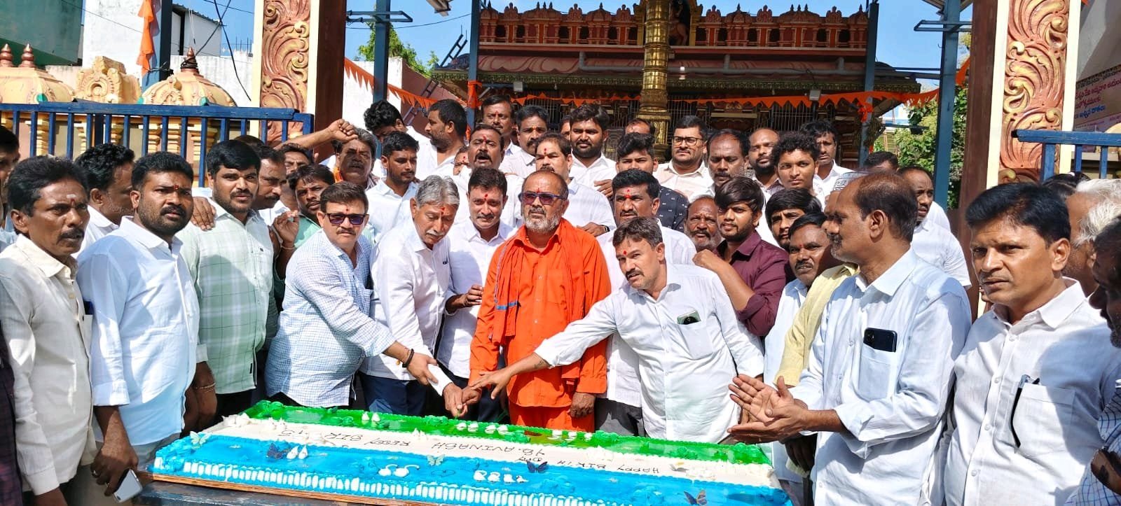 ఎంపీ వైయస్ అవినాష్ రెడ్డి 43వ పుట్టినరోజు వేడుకలు