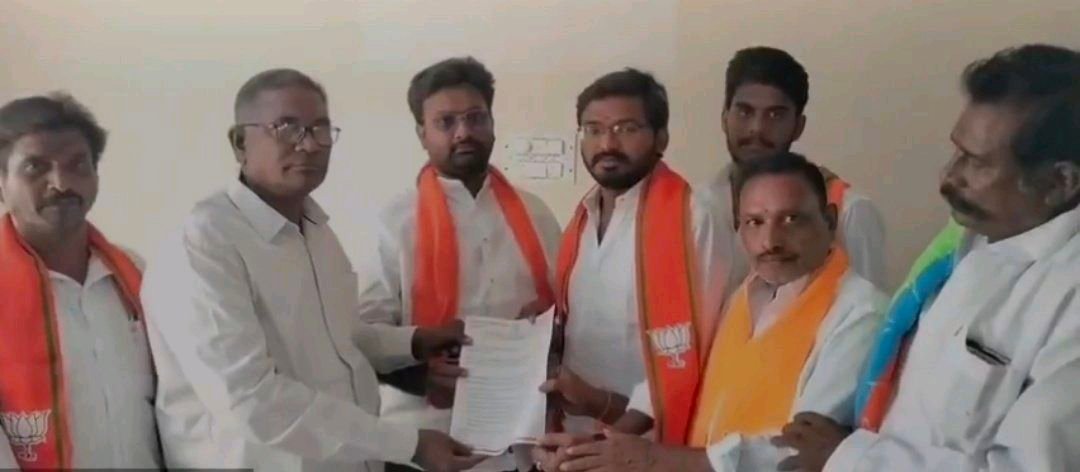 పులివెందులలో రేషన్ షాపుల అవకతవకలపై వినతి
