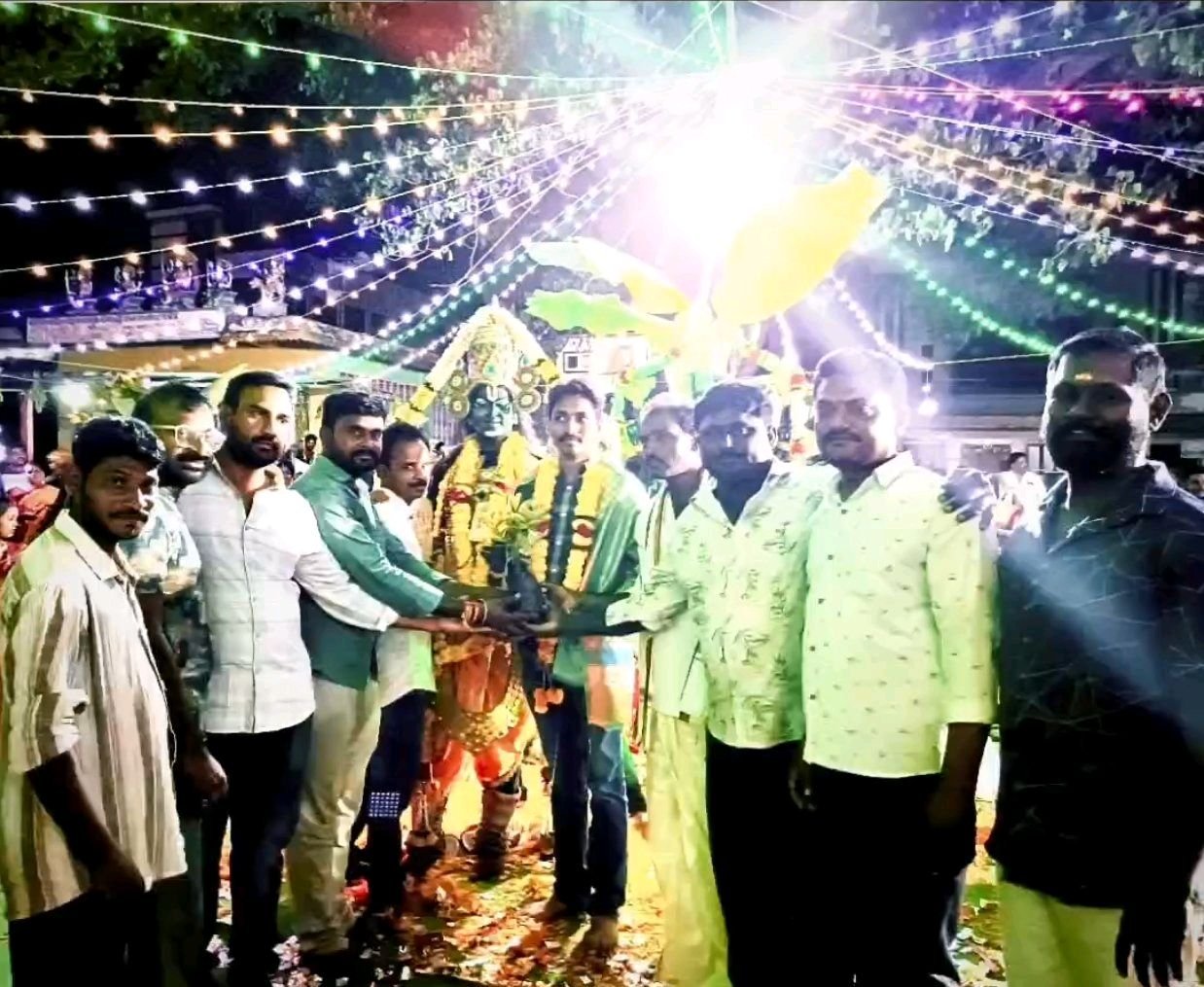 కోలాటంతో కోలాహలం.. భక్తులతో కళకళలాడిన దేవరపల్లి