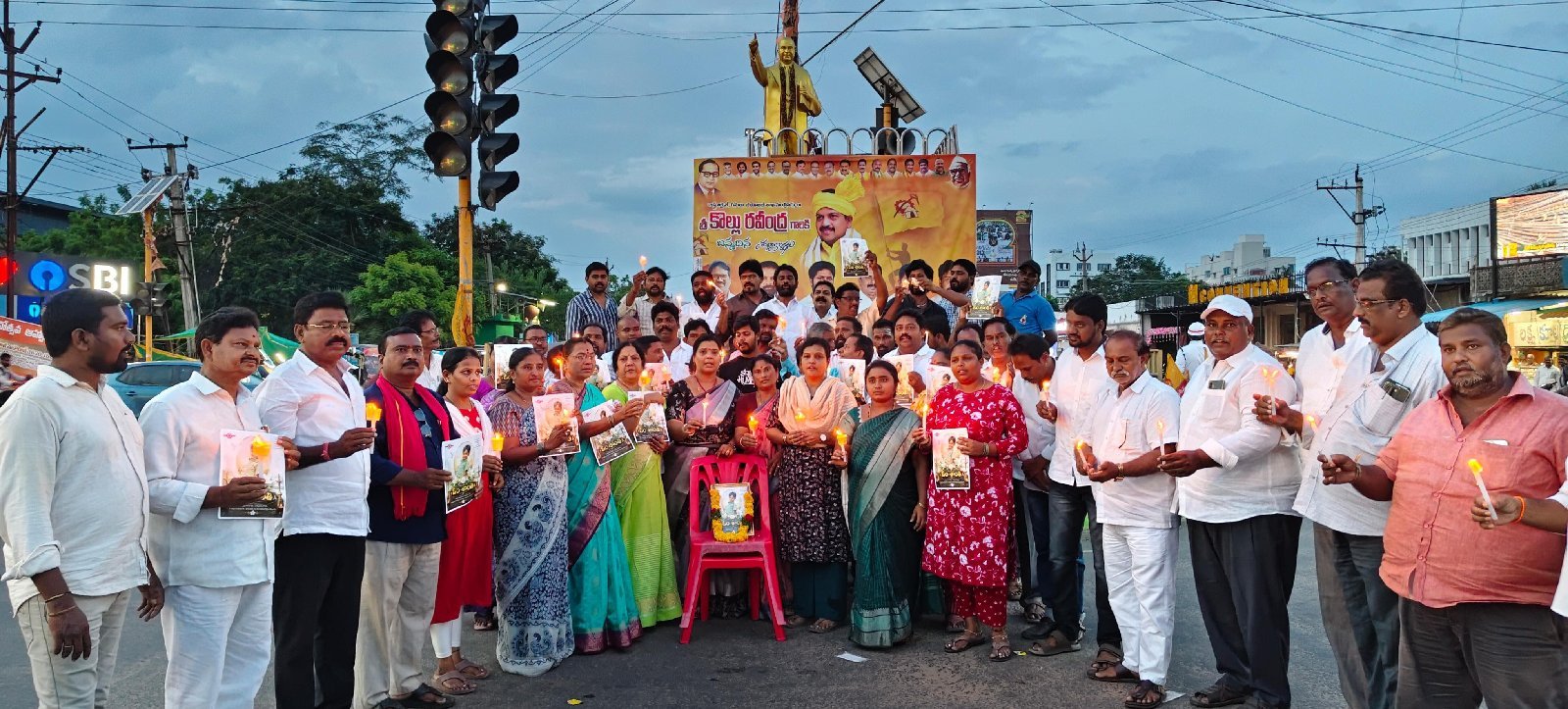 పవన్ కళ్యాణ్ వీరాభిమానినిరంజన్ కు ఘన నివాళి