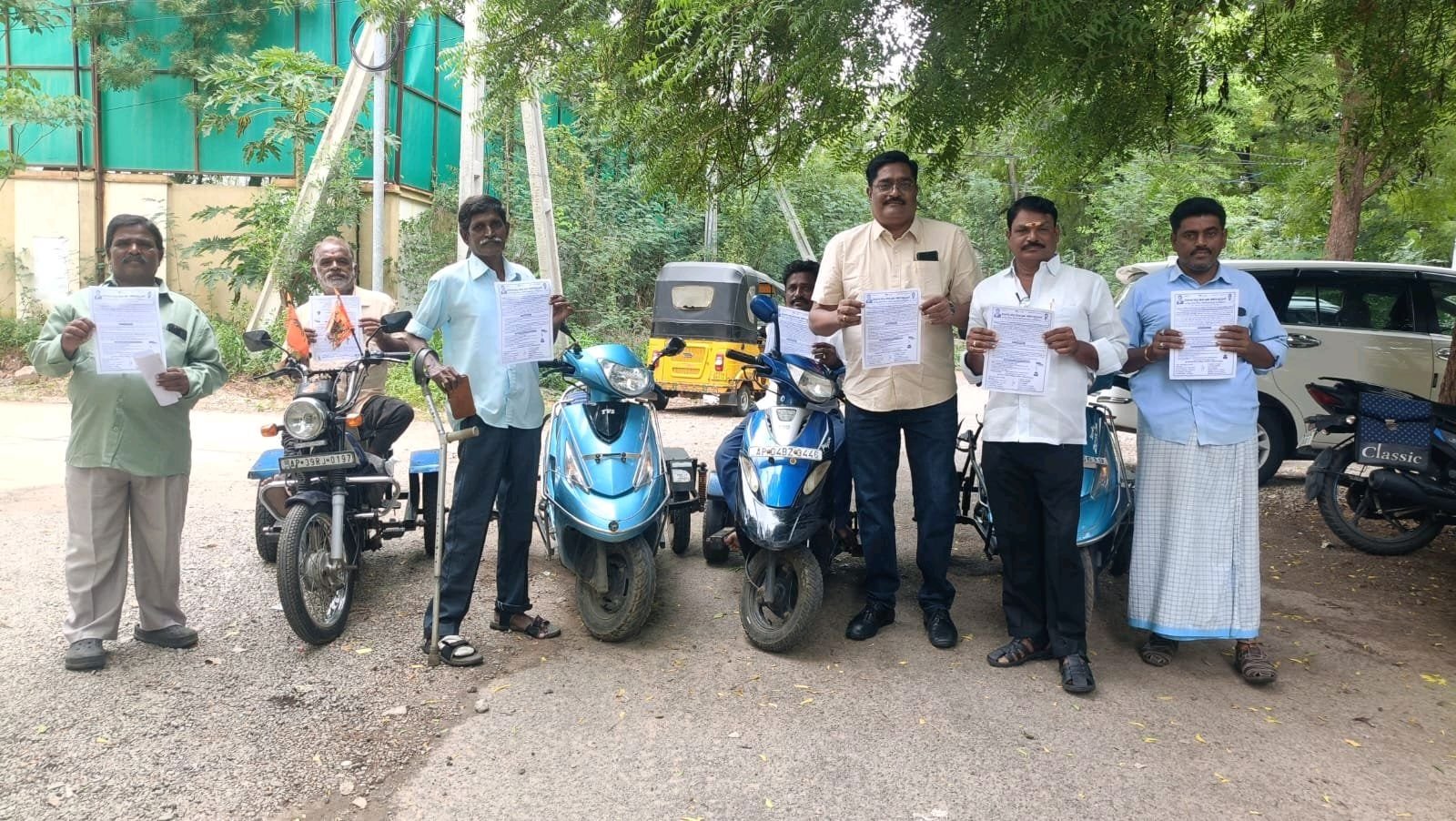 వికలాంగుల హక్కుల పోరాట సమితి ఆధ్వర్యంలో కరపత్రాల విడుదల