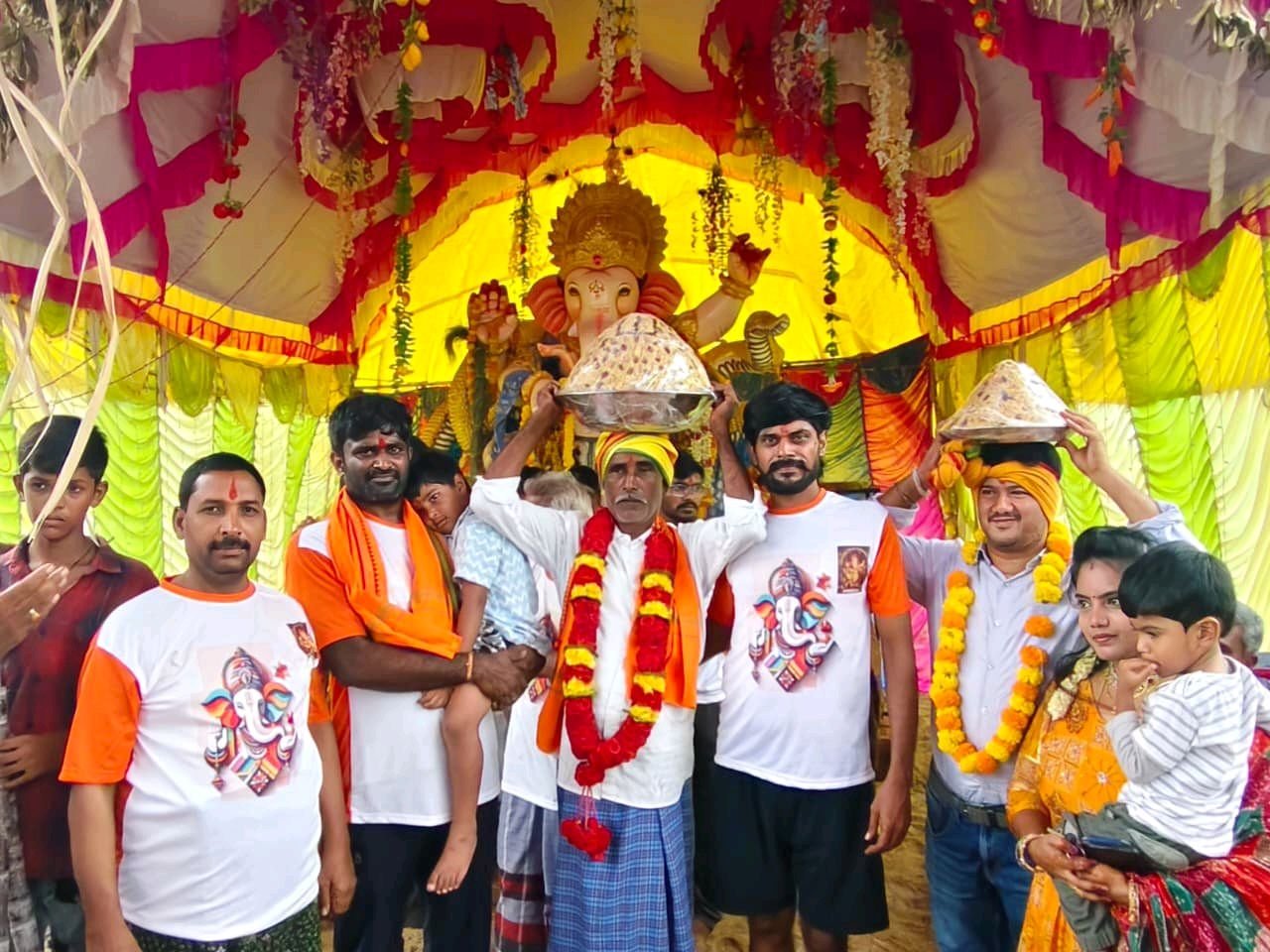 సురభి గ్రామం నాగులగుట్టపల్లిలో లడ్డు వేలంపాట