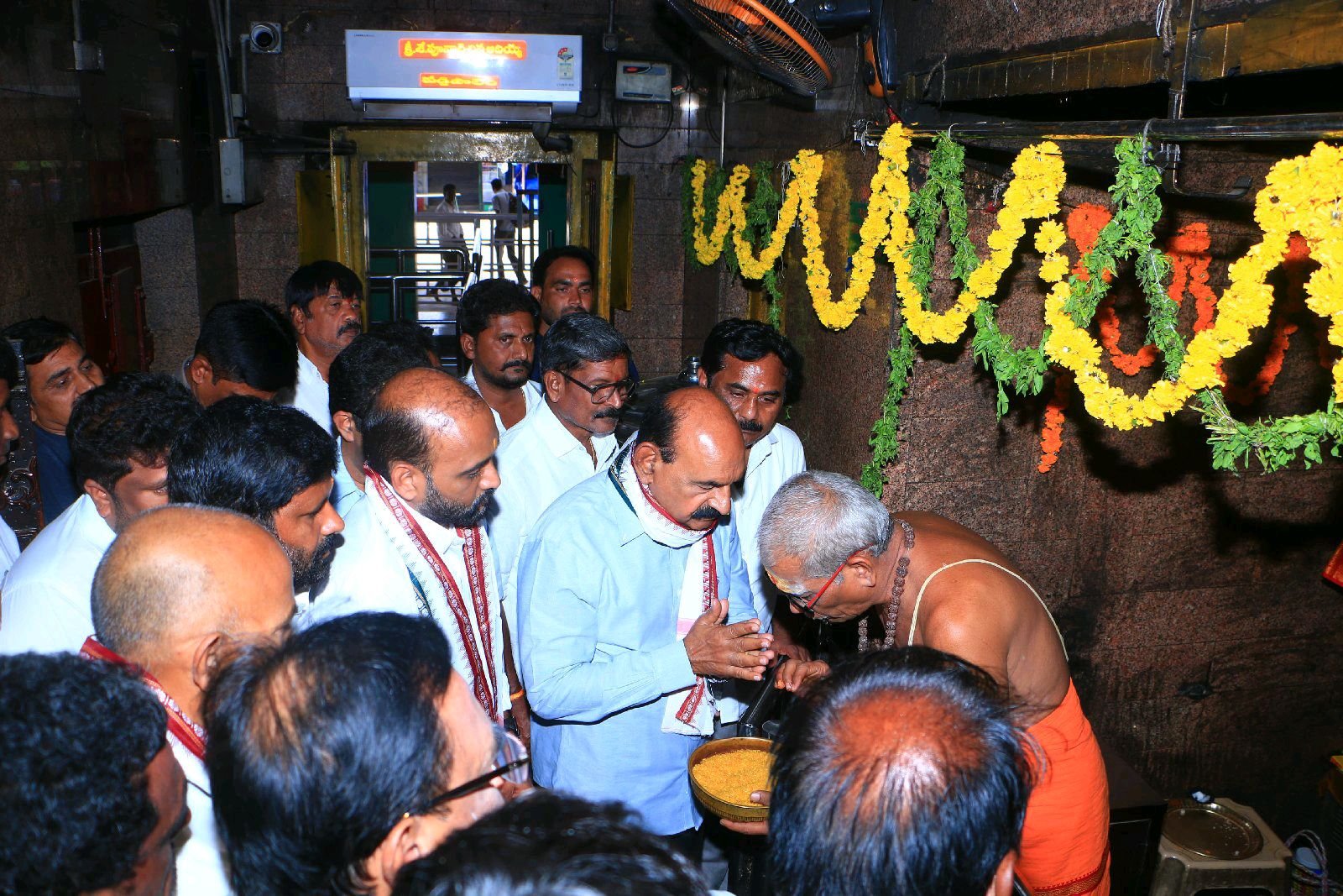 వెంగమాంబ అమ్మవారిని దర్శించుకున్న మంత్రులు, ఎమ్మెల్యే