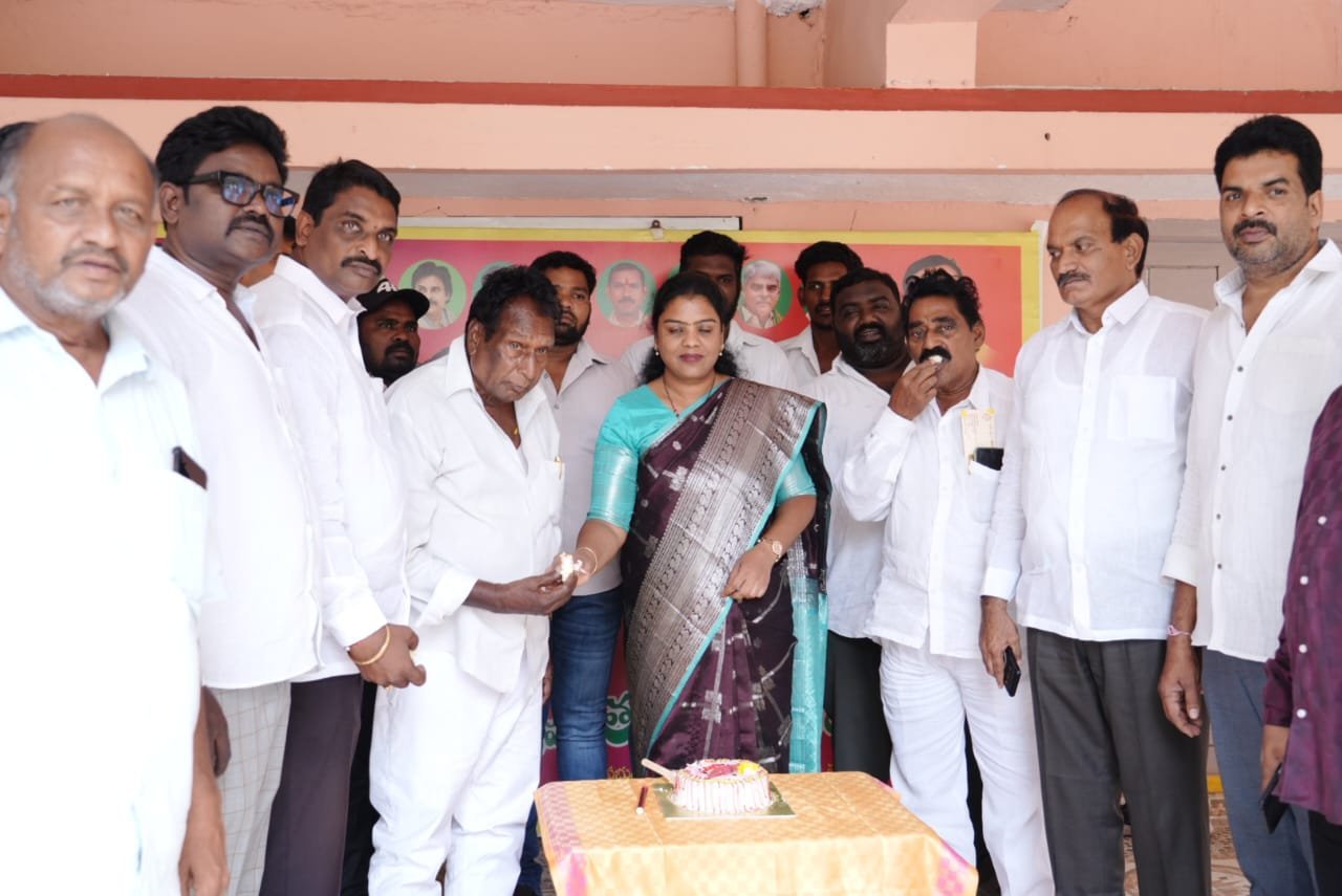 ఘనంగా పవన్ కళ్యాణ్ పుట్టినరోజు వేడుకలు...
