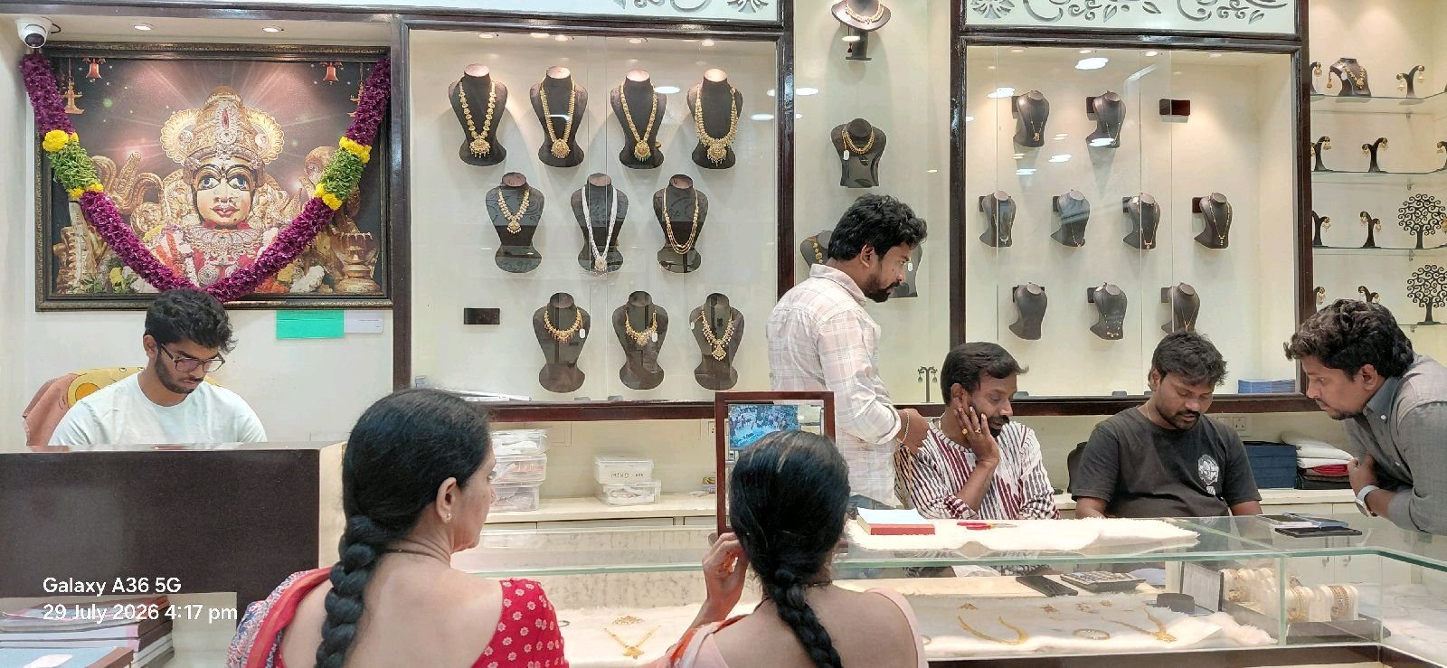 శ్రీ మావుళ్ళమ్మ జ్యువెలరీలో కొత్త డిజైన్ల సందడి
