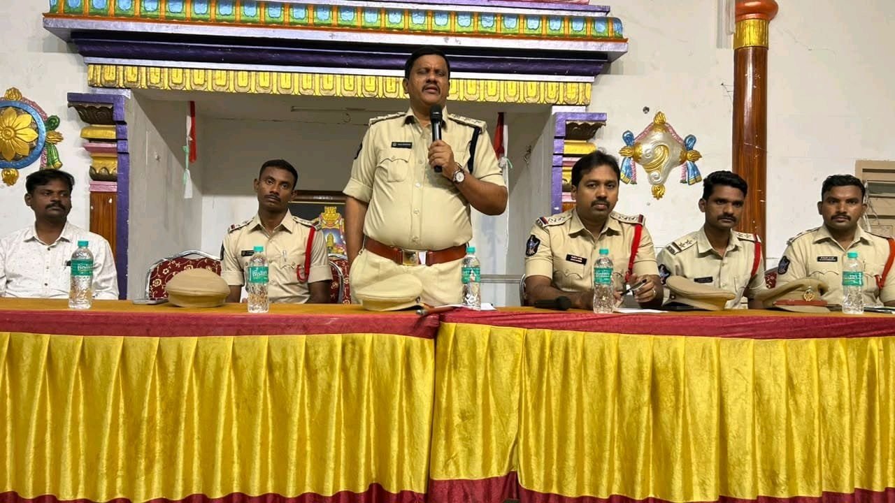 డీజేలకు అనుమతి లేదు: గుడివాడ డీఎస్పీ శ్రీనివాస్