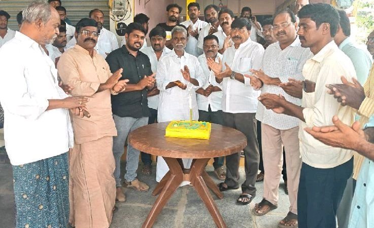 కొండాపురంలో ఘనంగా భూపేష్ రెడ్డి బర్త్ డే వేడుక