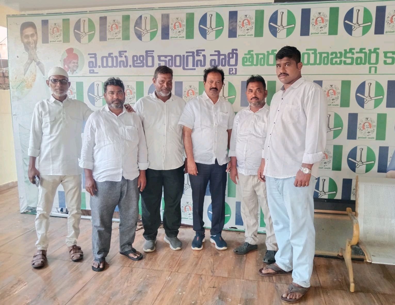 ముస్తఫా ను కలిసిన అమరావతి ముస్లిం మైనార్టీ నాయకులు