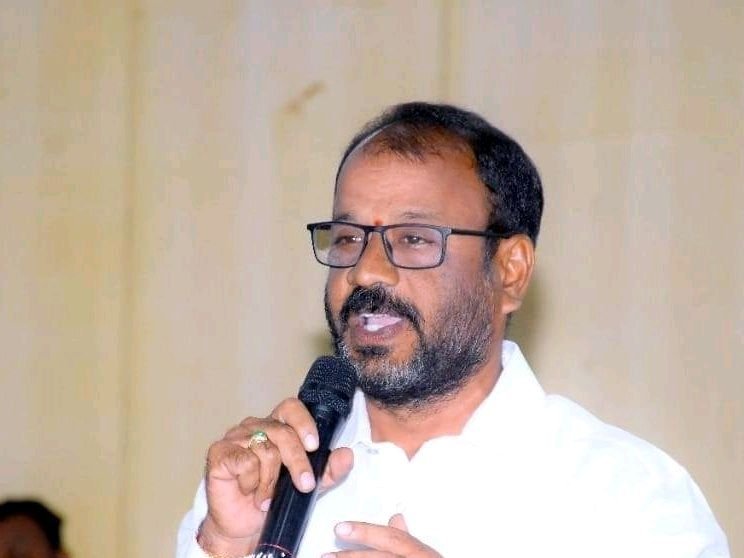 వినాయక చవితి శుభాకాంక్షలు తెలియజేసిన చీర్ల సురేష్ యాదవ్