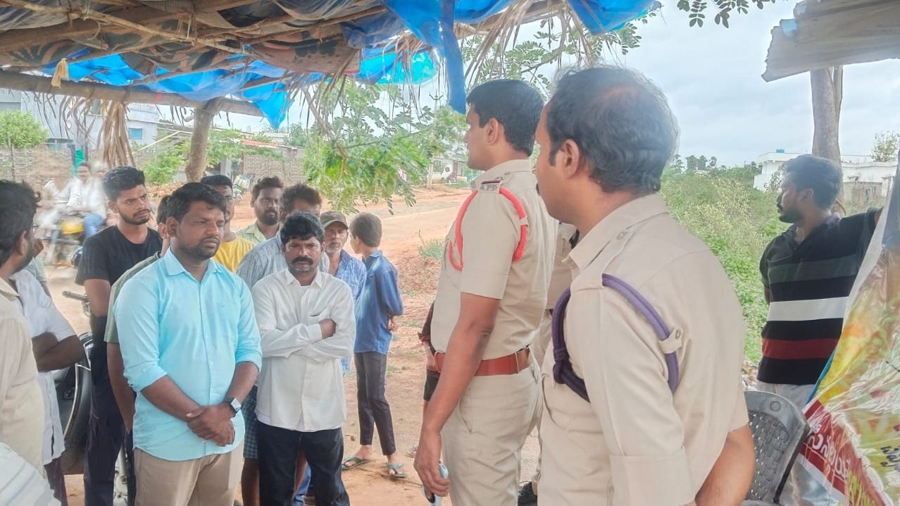 మాదక ద్రవ్యాలకు దూరంగా ఉండాలి.