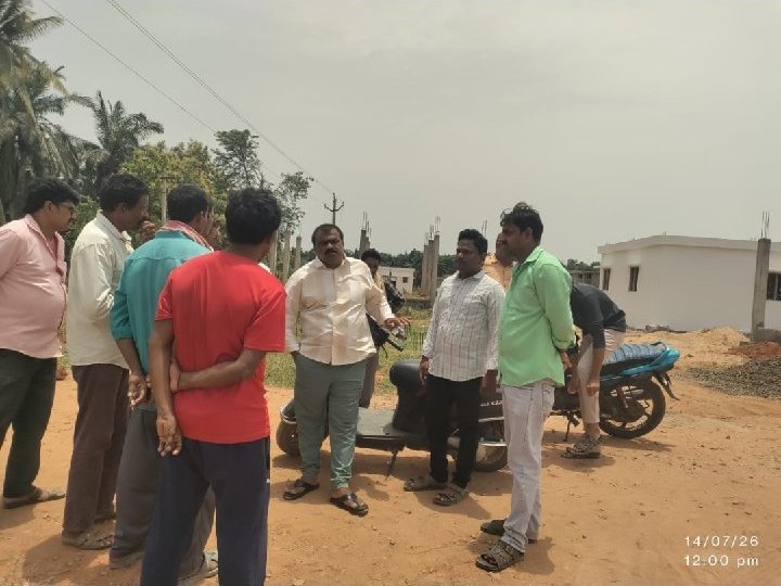 "నిర్వాసితులకు అండగా ఉంటా..!! జడ్పీటీసీ బాబ్జీ"