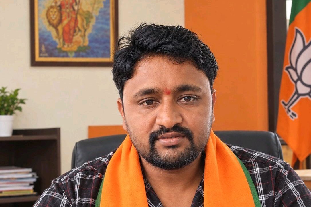 అంగన్వాడీ వర్కర్లకు జీతాలు పెంచాలని కోరుతూ బిజెపి నేత