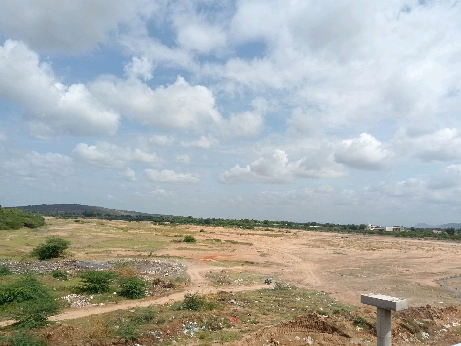 చెన్నూరు పెన్నా నదిలో నీరు లేక రైతుల అవస్థలు