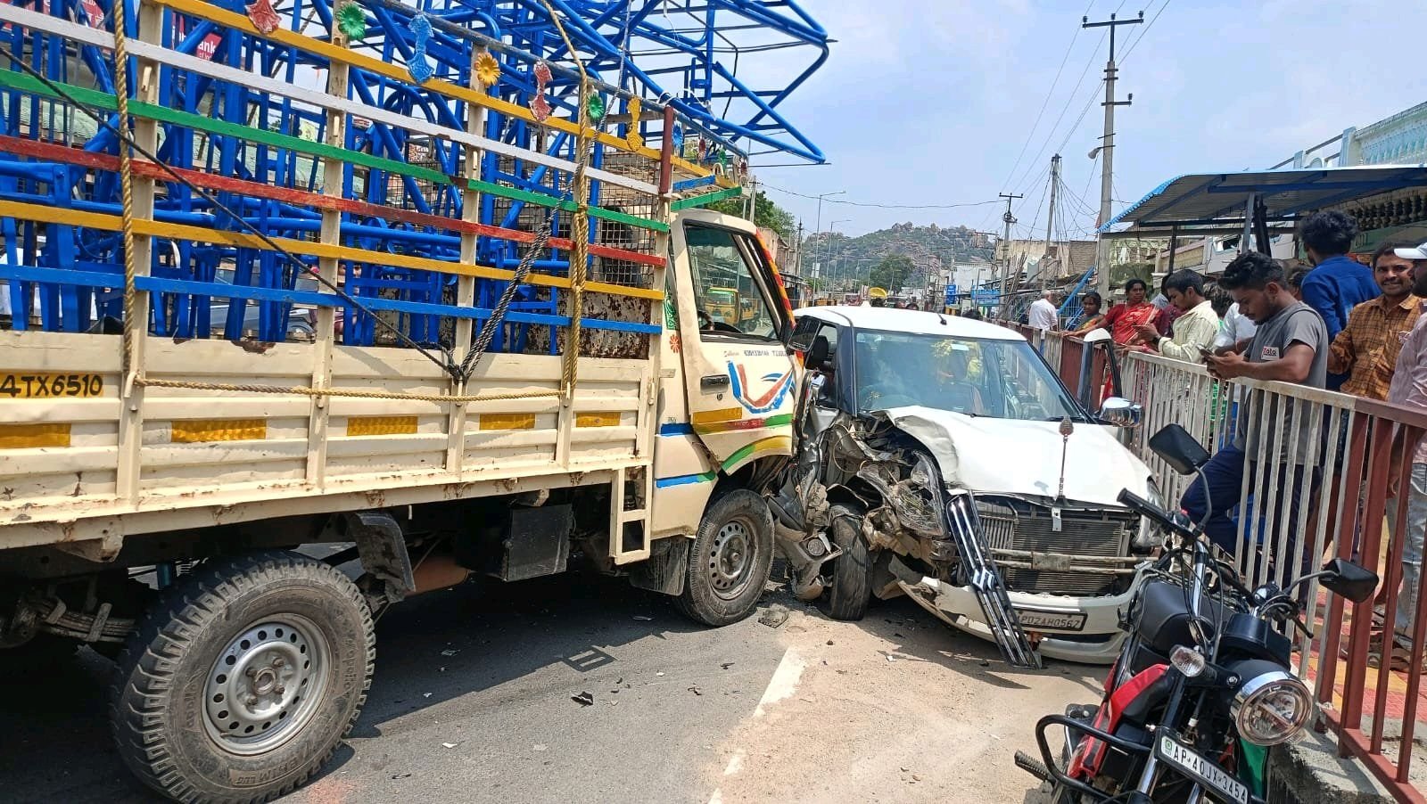 నాగలగుట్ట పల్లి కారు బులోరా యాక్సిడెంట్