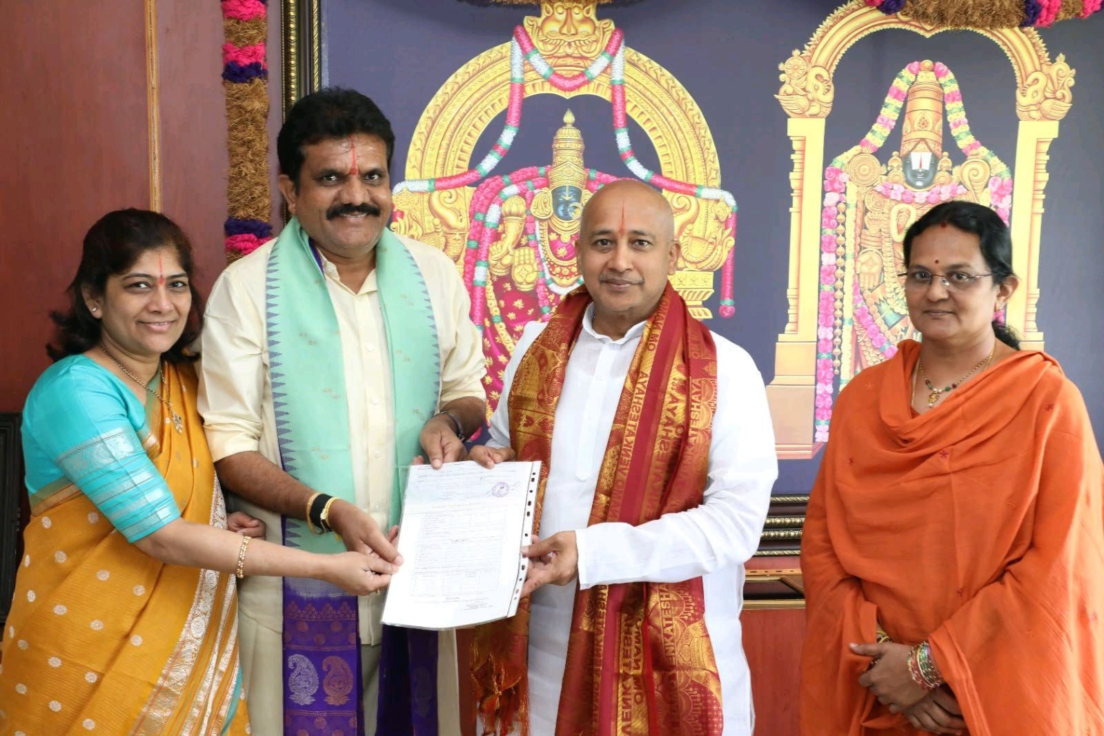 ఒంటిమిట్ట అన్నప్రసాదానికి రూ.10.01 లక్షల విరాళం