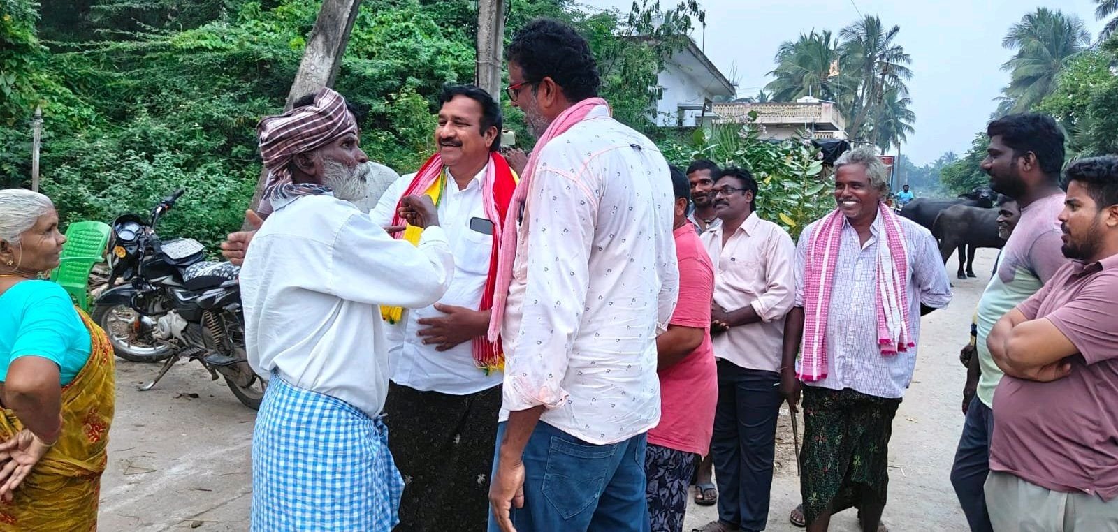 ఎన్నికల ప్రచారంలో దూసుకుపోతున్న దింటకూర్తి ధనలక్ష్మి