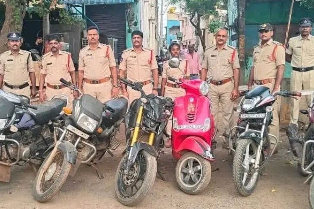 సూళ్లూరుపేటలో 12 బైకులు స్వాధీనం