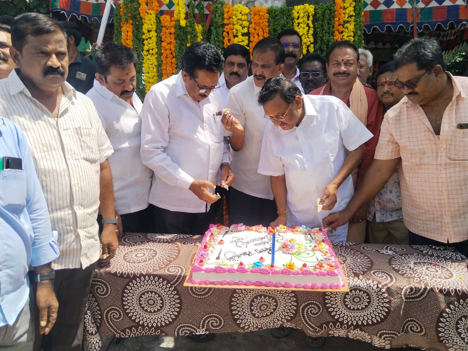 మాజీ సర్పంచ్ జయంతి వేడుకలు.....