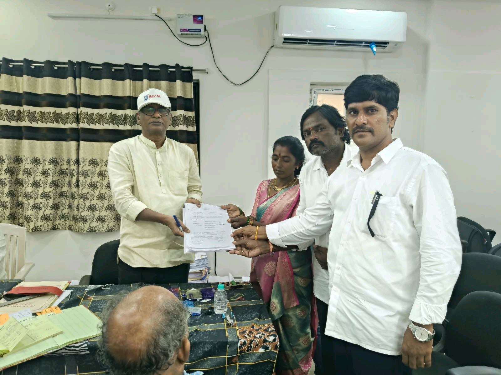 జడ్పీటీసీ అభ్యర్థిగా సింగాల శ్రీదేవి బుజ్జమ్మ నామినేషన్