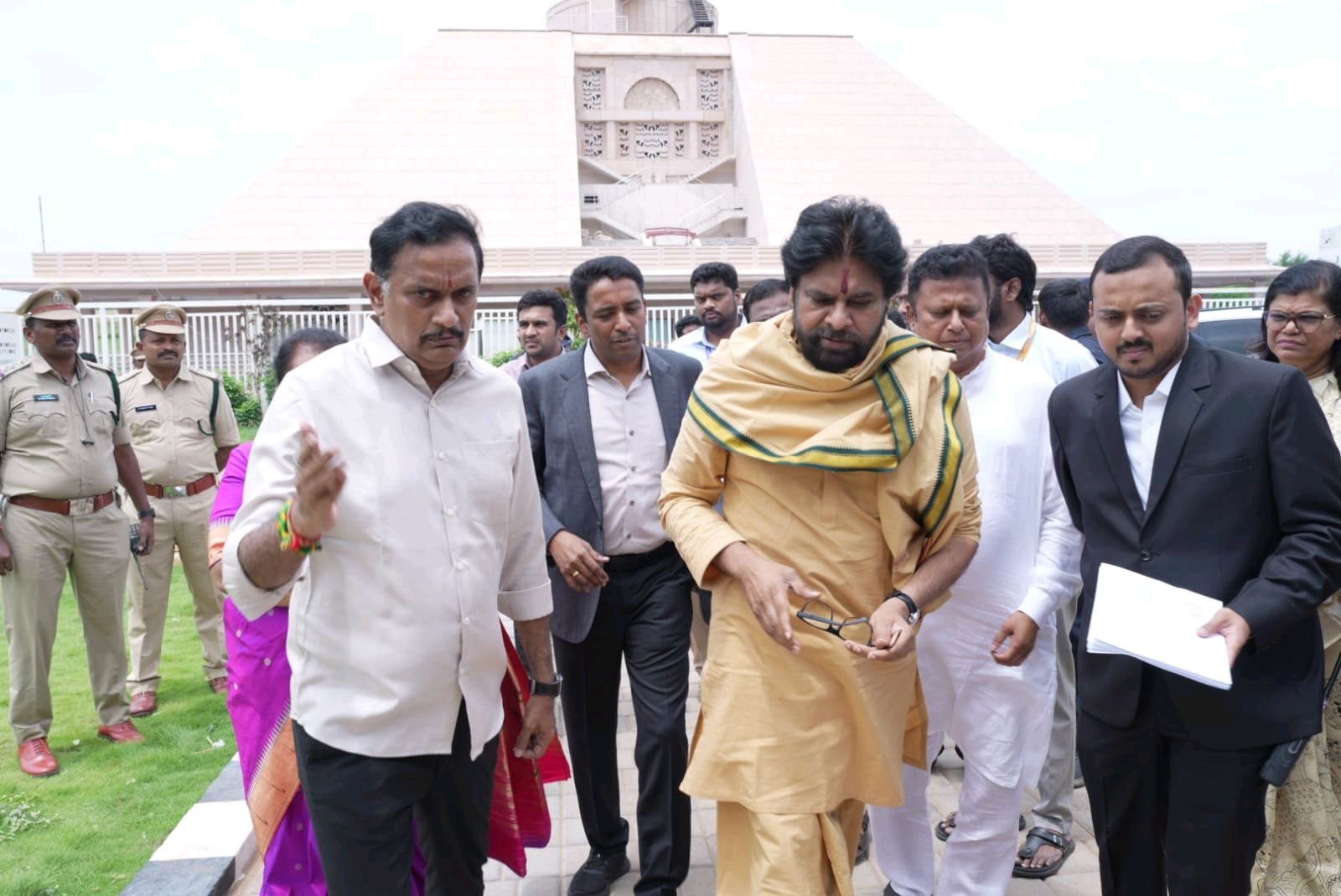 విజయవాడ అంబేద్కర్ కళావేదిక లో ఆంధ్ర హస్త కళా మహోత్సవం.