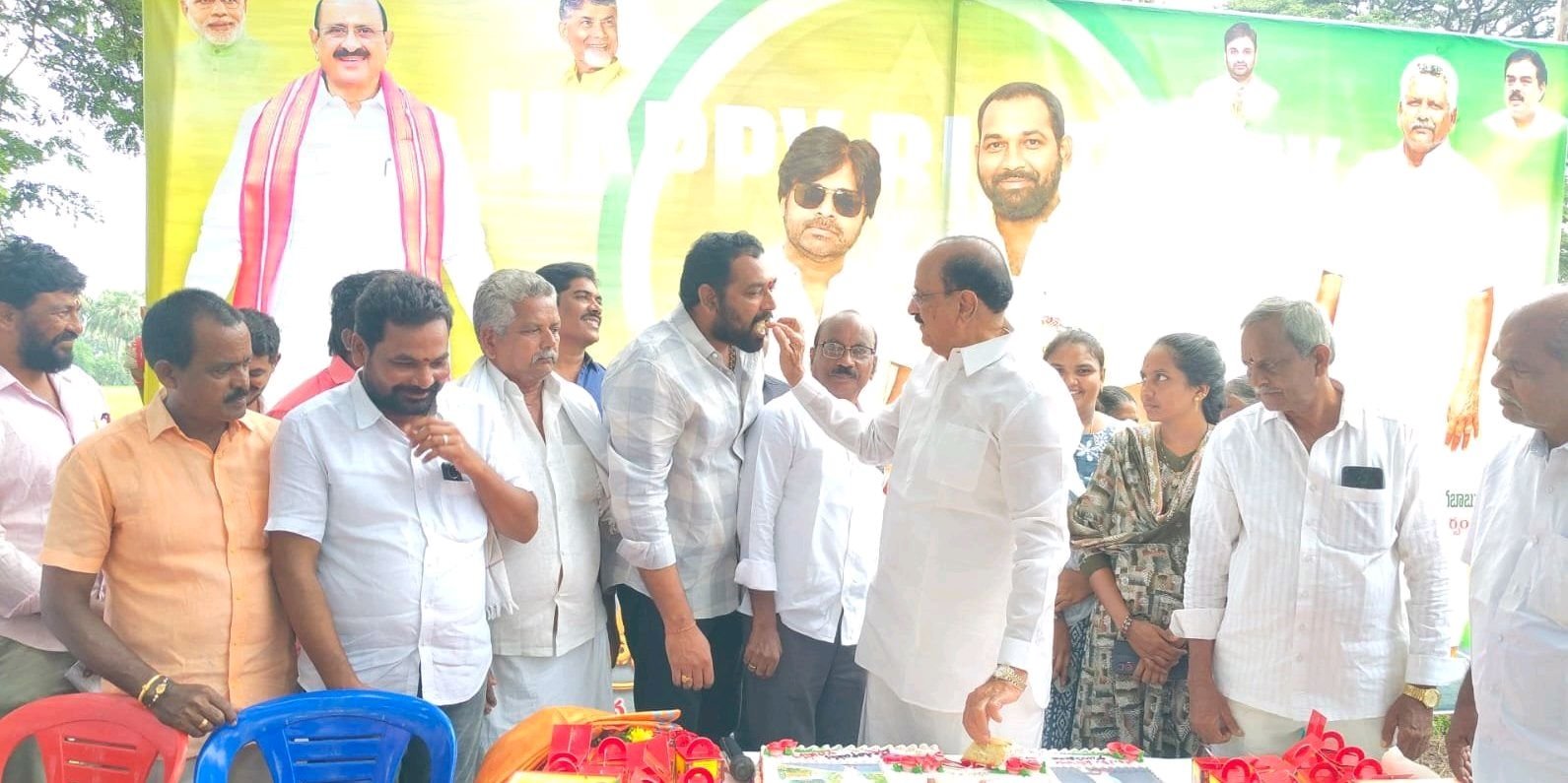 ఘనంగా ఉప ముఖ్యమంత్రి పవన్ కళ్యాణ్ పుట్టినరోజు వేడుకలు