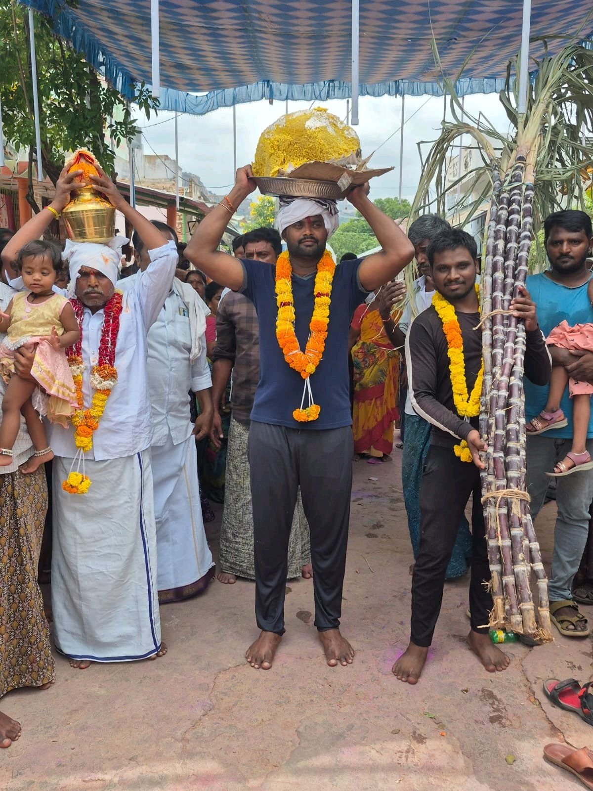 సురభి గ్రామం బోడిగుండు పల్లెలో పోటాపోటీ  లడ్డూ వేలం