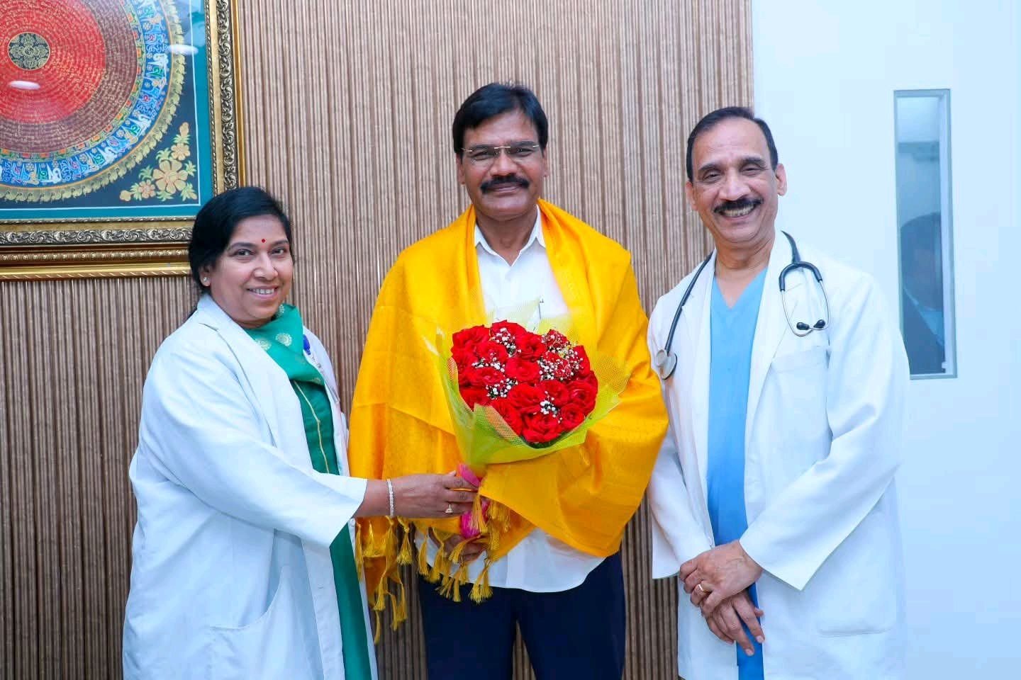 లలితా హాస్పటల్ ను సందర్శించిన ఎంపీ భాష్యం రామకృష్ణ