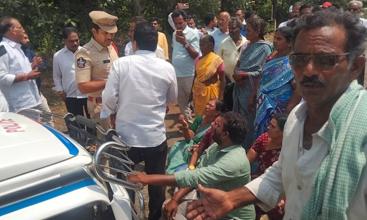 క్వారీల ప్రజాభిప్రాయ సేకరణ లో ఉద్రిక్తత... రైతుల అరెస్ట్