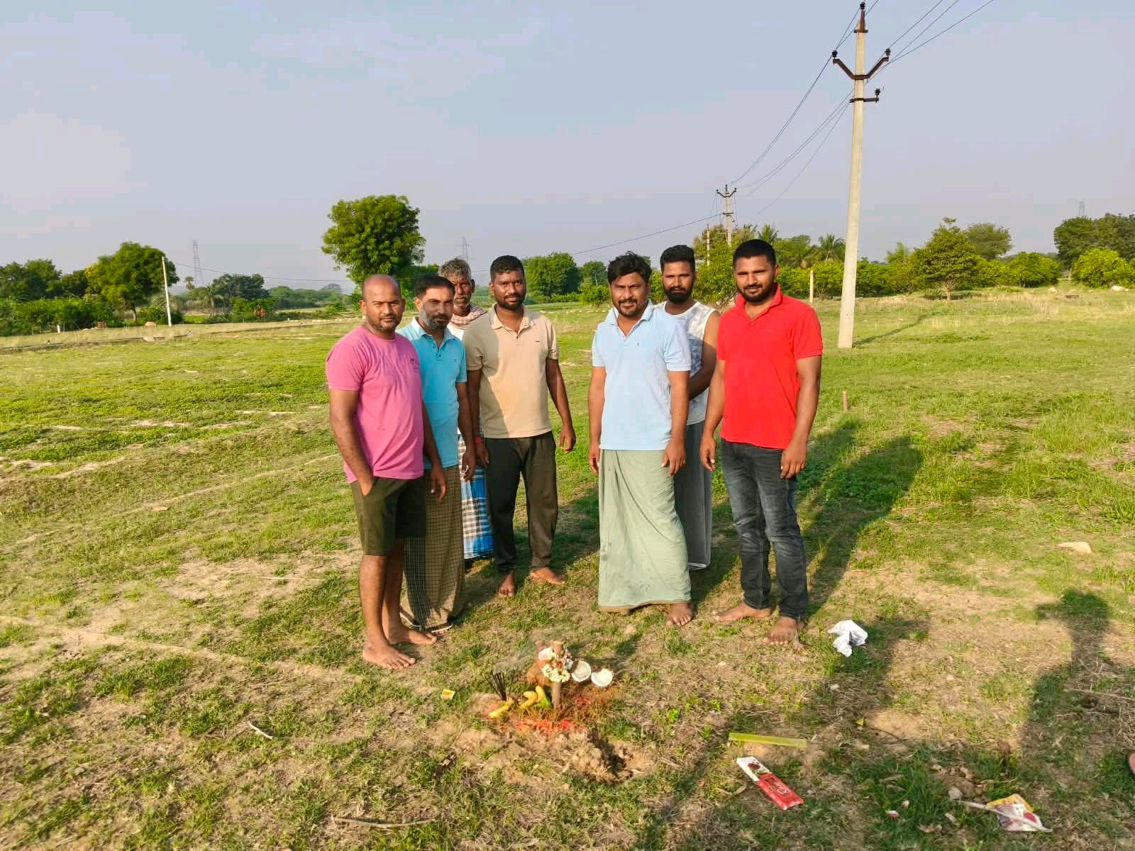 గ్రామీణ ఉపాధి కొత్త మార్గం కోళ్ల షేడ్  ఏర్పాటు సానే రాహుల్