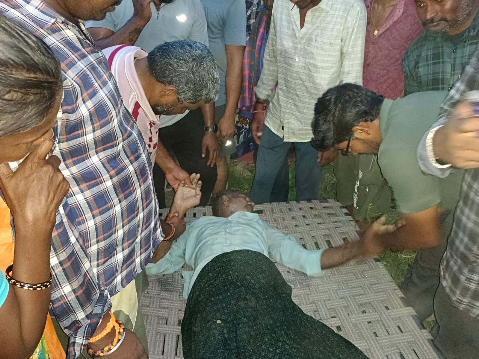 వ్యవసాయ బావిలో కాలుజారి రైతు మృతి...