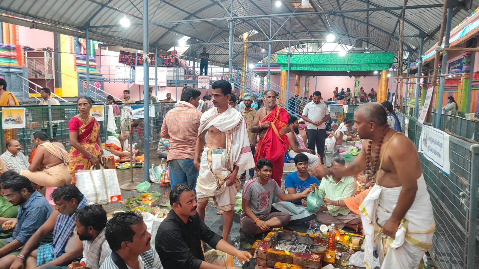 మందేశ్వరస్వామి ఆలయానికి పోటెత్తిన భక్తజనం