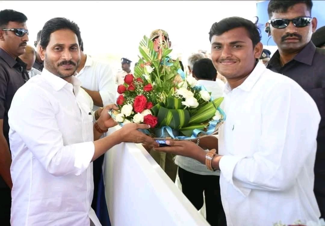 మాజీ సీఎం కలిసిన షేక్ సైదా