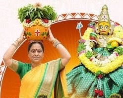 బోనం ఎత్తి భక్తి చాటుకున్న కొండా సురేఖ