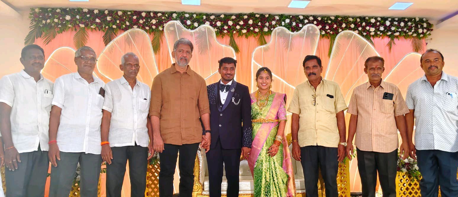 నూతన వధూవరులను ఆశీర్వదించిన డా. వల్లభనేని వంశీ