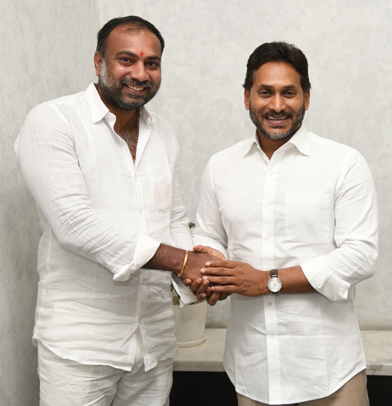 ysrcp రాష్ట్ర జాయింట్ సెక్రటరీగా గంగా సురేష్ బండారు